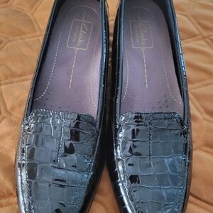 Clark's Black Faux Croc Patent Leather Slip On Loafer 8.5